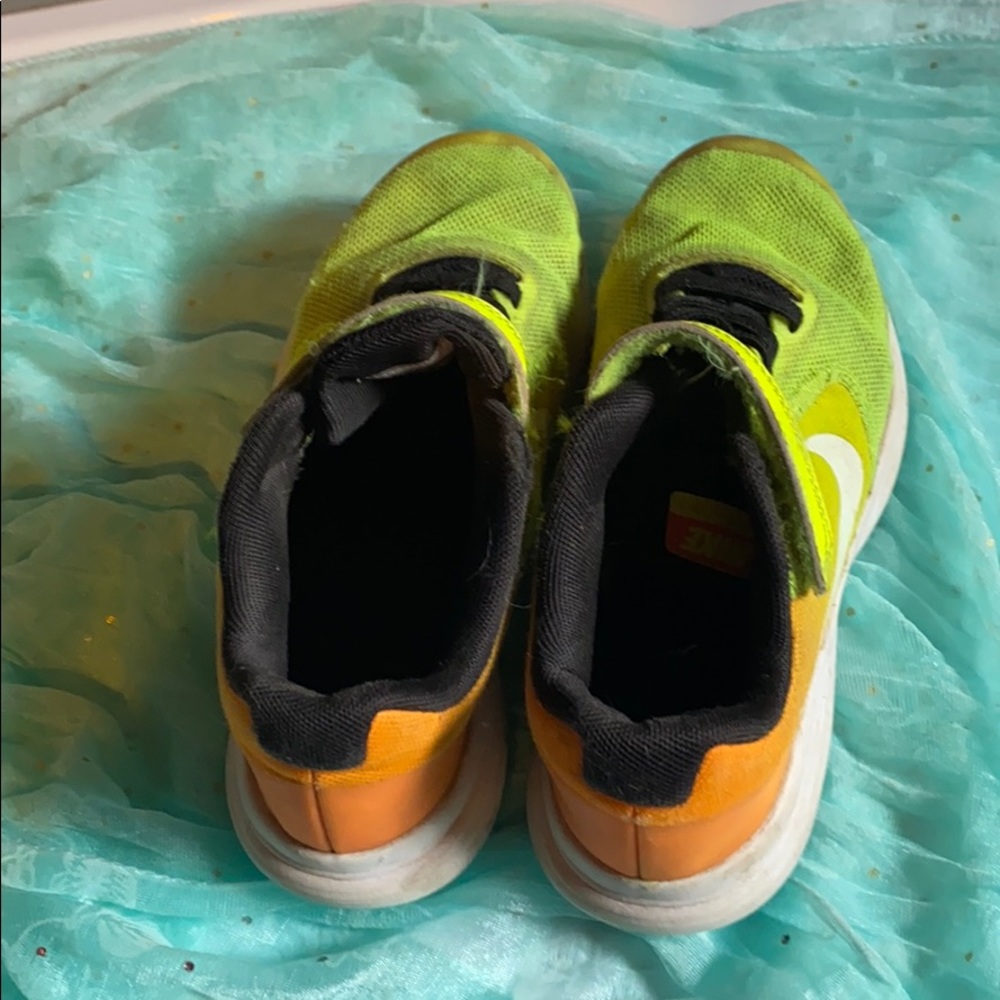 Kids Nike Gym Shoe.